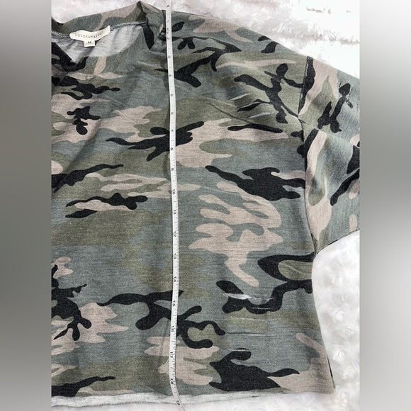 Dance & Marvel Green Camo Ripped Style Crop Top - Picture 14 of 16